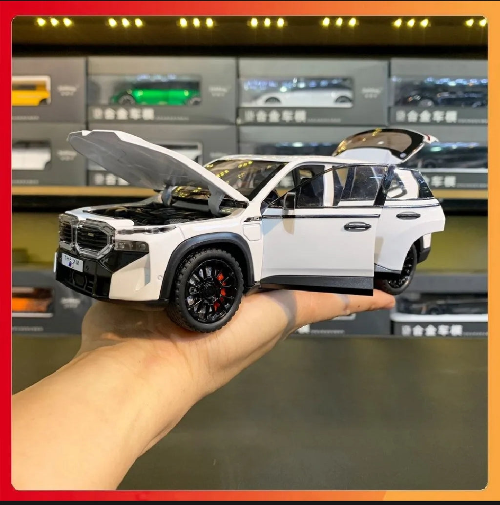 1:24 BMW XM Alloy Car Model Light & Sound Effect Diecast Car Toys